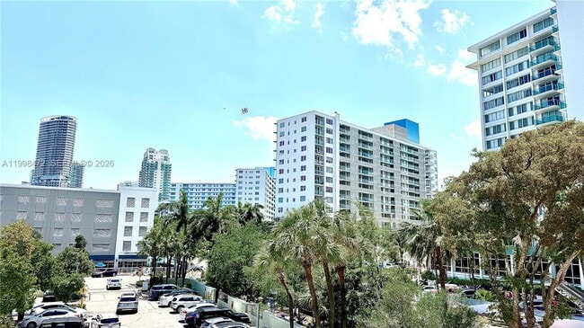 Building Photo - 1035 West Ave