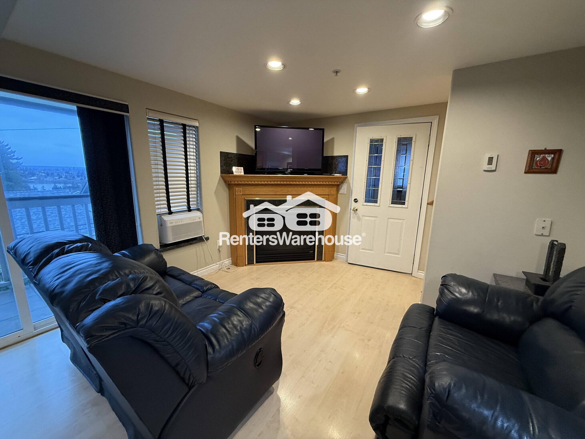 Building Photo - 6514 Phinney Ave N
