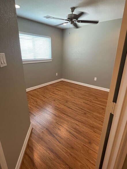 Building Photo - 119 Weldon St