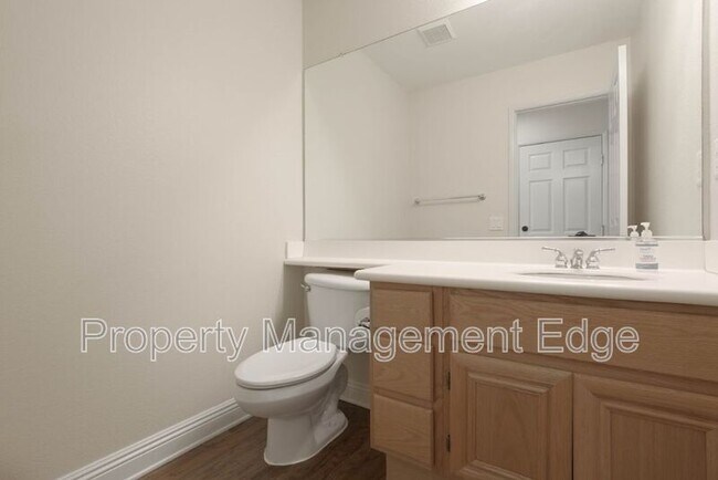 Building Photo - 38265 Birch Ct