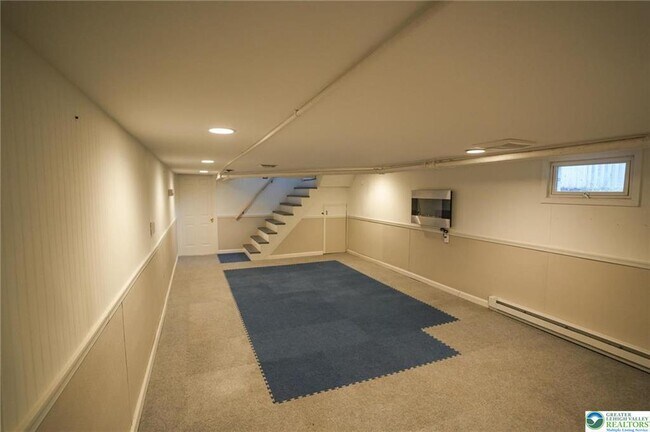 Building Photo - 628 Coal St