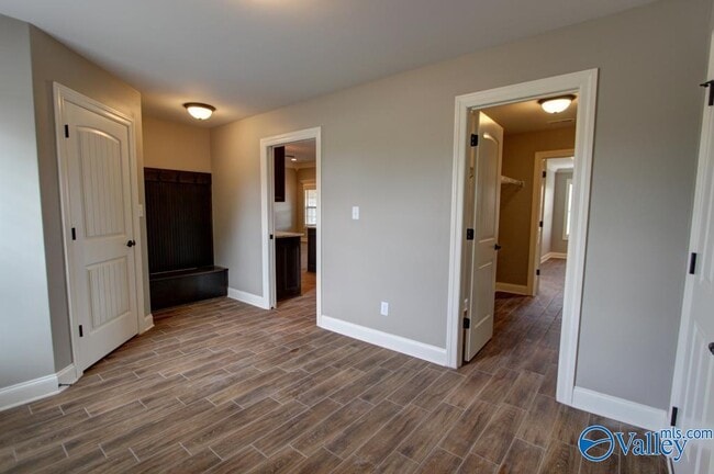 Building Photo - 22947 Pin Oak Dr