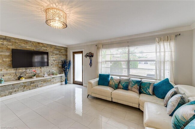 Building Photo - 751 Pine Cone Ln