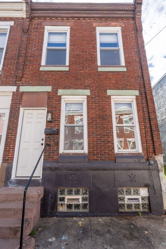 Building Photo - Point Breeze 3 bedroom South Philly