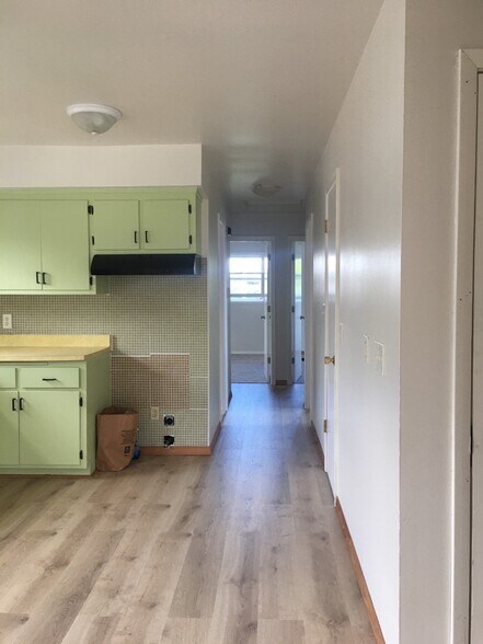 Primary Photo - 1720 Rawson Ave
