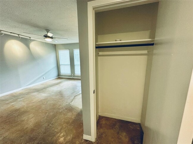 Building Photo - 3416 Willowrun Dr