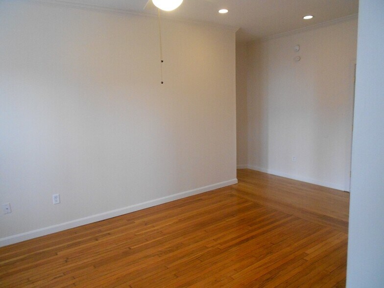 Building Photo - 636 Dorchester Ave