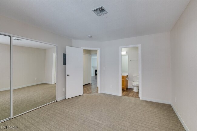 Building Photo - 350 S Durango Dr