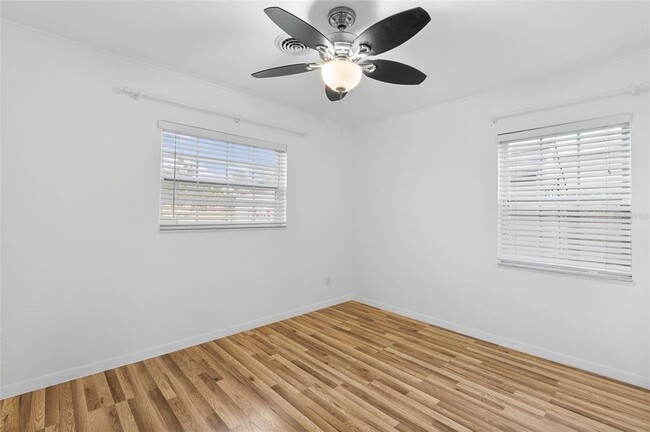 Building Photo - 452 45th Ave N