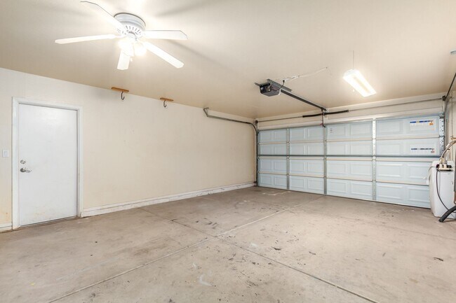 Building Photo - Spacious 3 Bed, 2 Bath Home in Boulder Creek