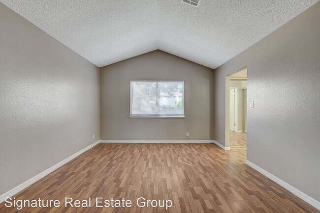 Building Photo - 4 br, 2.5 bath House - 3569 Taos Lane