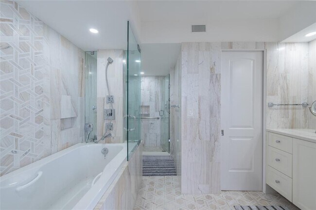 Building Photo - 770 S Palm Ave