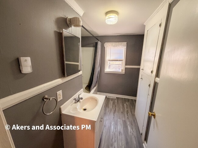 Building Photo - 104 Jackson Rd