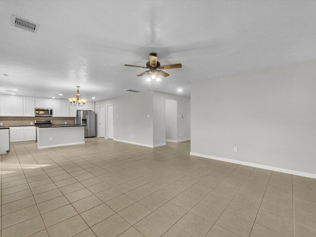 Building Photo - 6730 Crescent Creek Ln