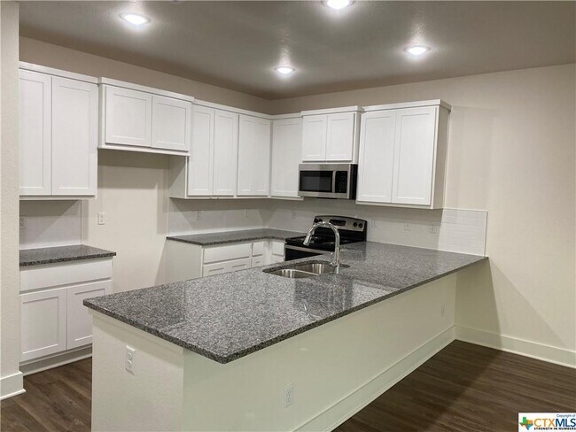 Building Photo - 909 Allie Wy