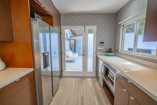 Building Photo - COMING SOON! 3 Bedroom Home for Rent in West Hollywood!