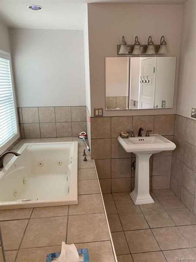 Building Photo - 116 W McKay St