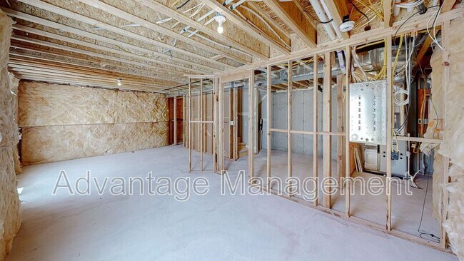 Building Photo - 1583 Stark Dr