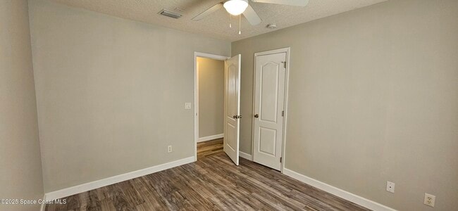 Building Photo - 5010 Somerville Dr