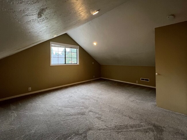 Building Photo - Outdoor Oasis: Charming 3 Bed 2 Bath House!