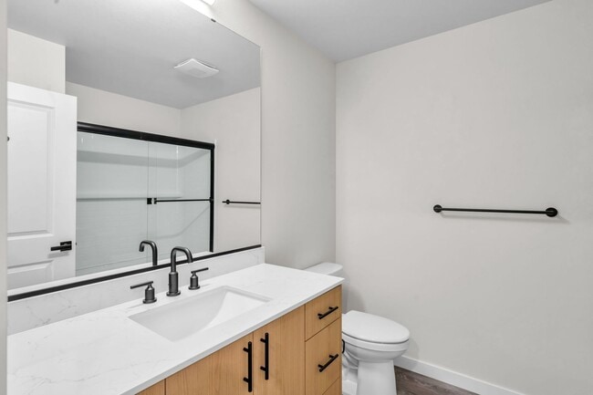 Building Photo - Brand New Townhomes - North Lynnwood!