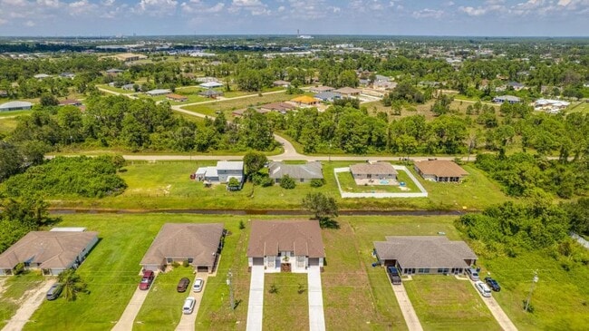 Building Photo - 4864 Golfview Blvd