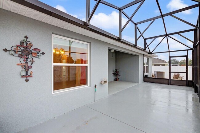 Building Photo - 1130 Sabine Ln