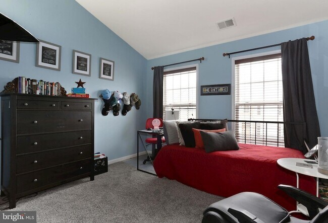 Building Photo - 47675 Loweland Terrace