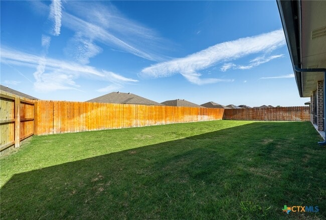 Building Photo - 5301 Primavera Ln