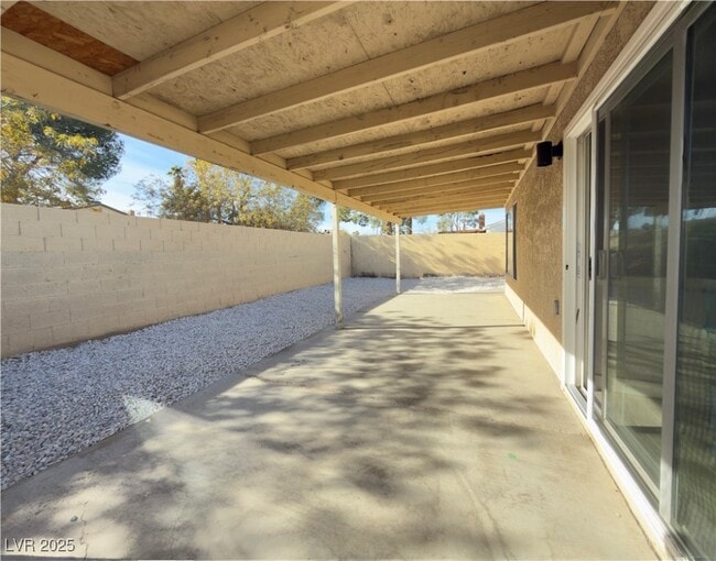 Building Photo - 6779 Pine Valley Dr