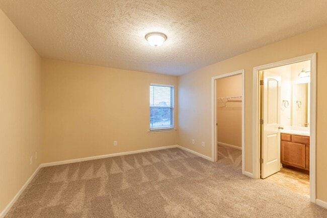Building Photo - Available Now! Wonderfull Location! 2/2.5 Townhome w/ Upgrades.