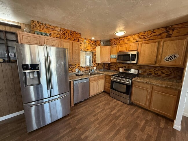 Building Photo - 8221 S Taylor Ln