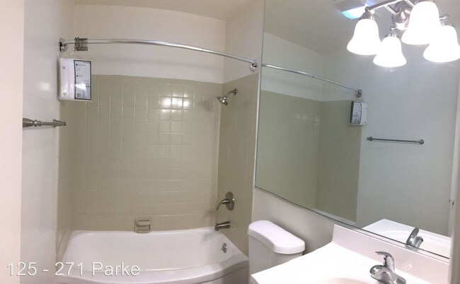 Building Photo - 271 Parke St