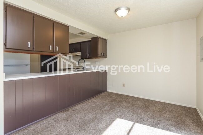 Building Photo - 7761 Mt Hood