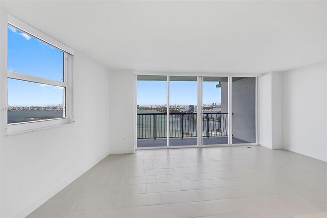 Building Photo - 1756 N Bayshore Dr