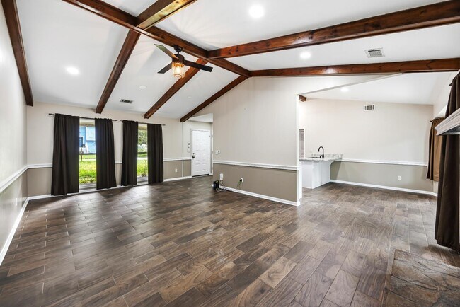 Building Photo - 8219 N Ridgebrook Dr