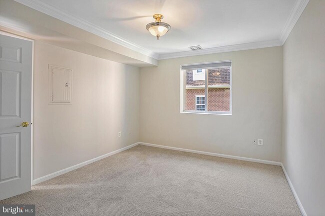 Building Photo - 416 S Veitch St