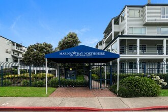 Building Photo - 2 Bedroom Condo in Highly Desirable Richmond Marina Bay!