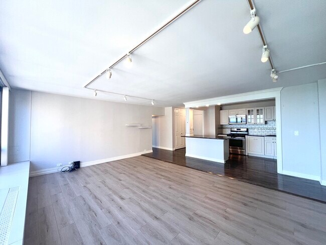 Building Photo - 2800 N Lake Shore Dr