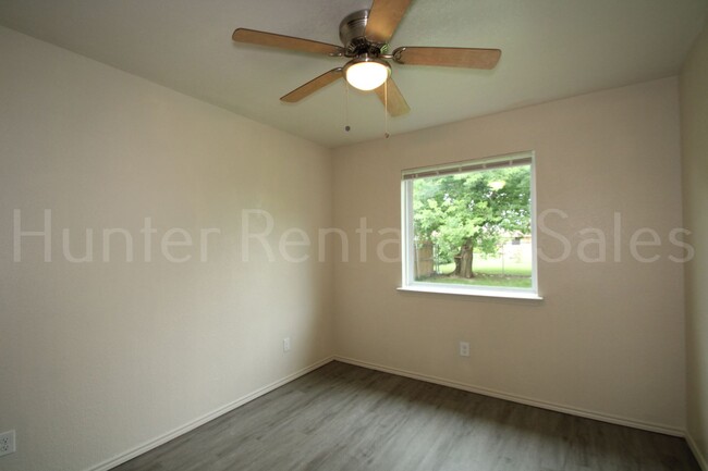 Building Photo - Perfect Four-Bedroom!