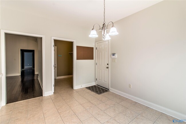 Building Photo - 123 Paul Revere Dr