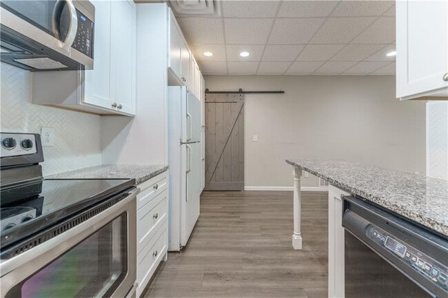 Building Photo - 5580 Williams Shores Dr