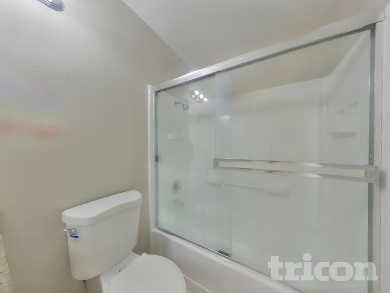 Building Photo - 4534 Elkhorn Way