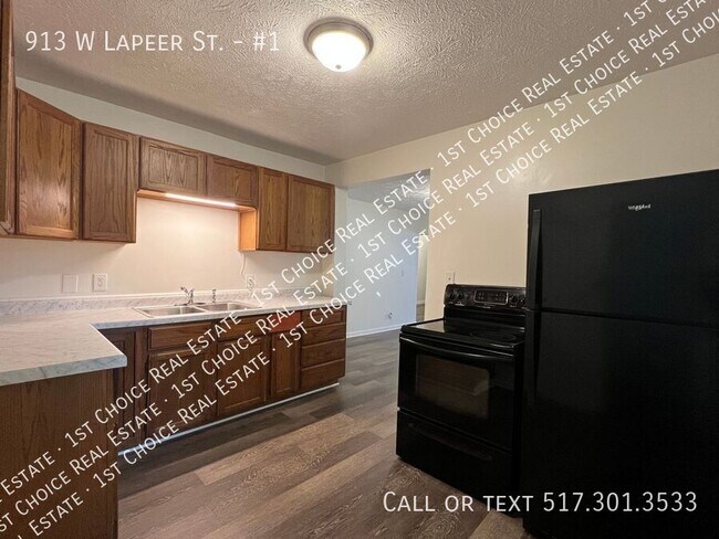 Building Photo - 913 W Lapeer St