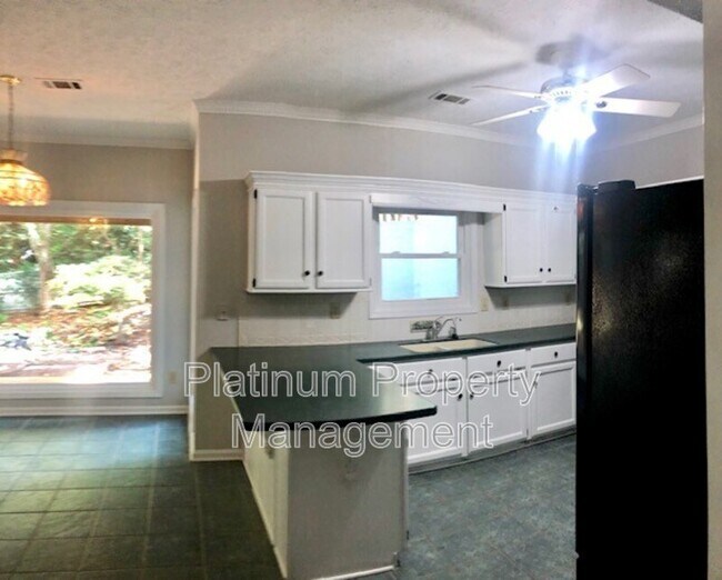 Building Photo - 740 Trellis Pond Ct
