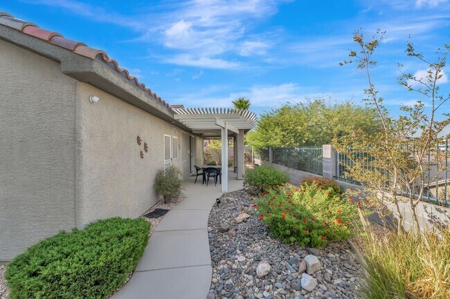 Building Photo - Single-Story Seven Hills Retreat with Stunning City & Mountain Views!