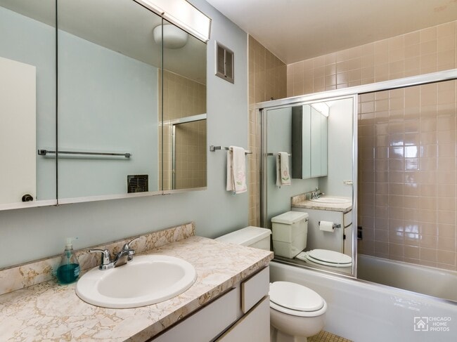 Building Photo - 1515 E Central Rd