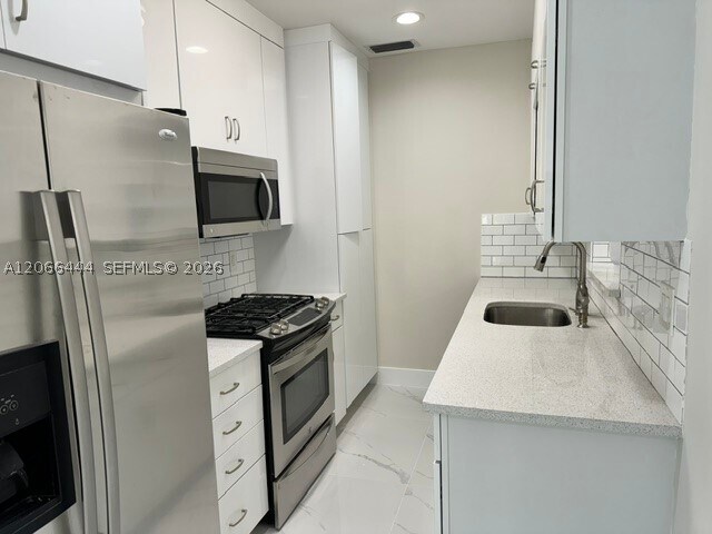 Building Photo - 1140 NE 183rd St
