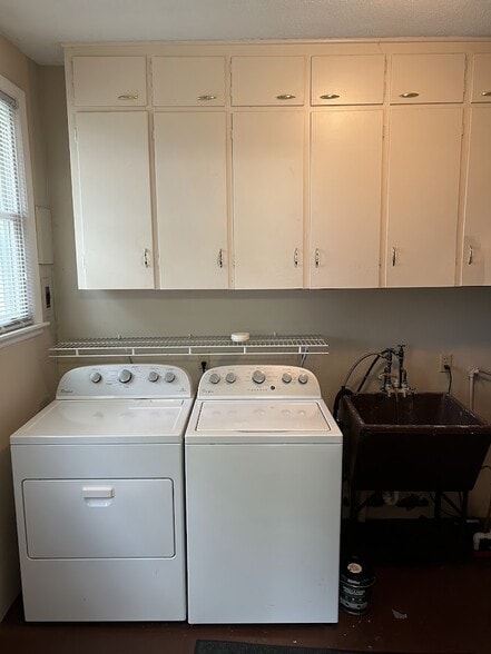 Building Photo - 3738 Green Acre Dr