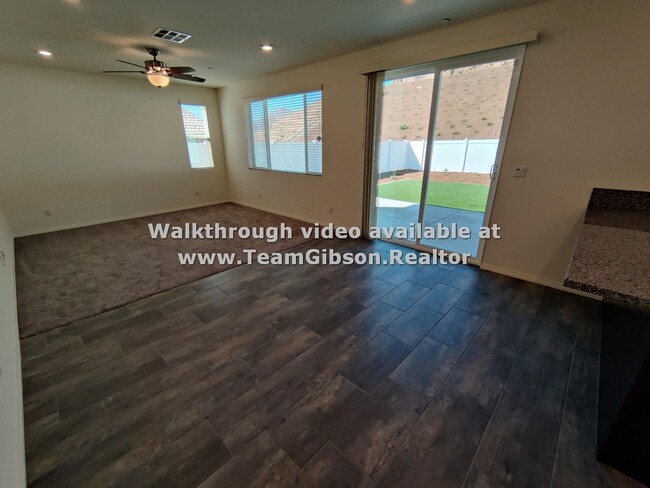 Building Photo - Newer Jurupa Valley Home -- 4 Bedroom / 3 ...